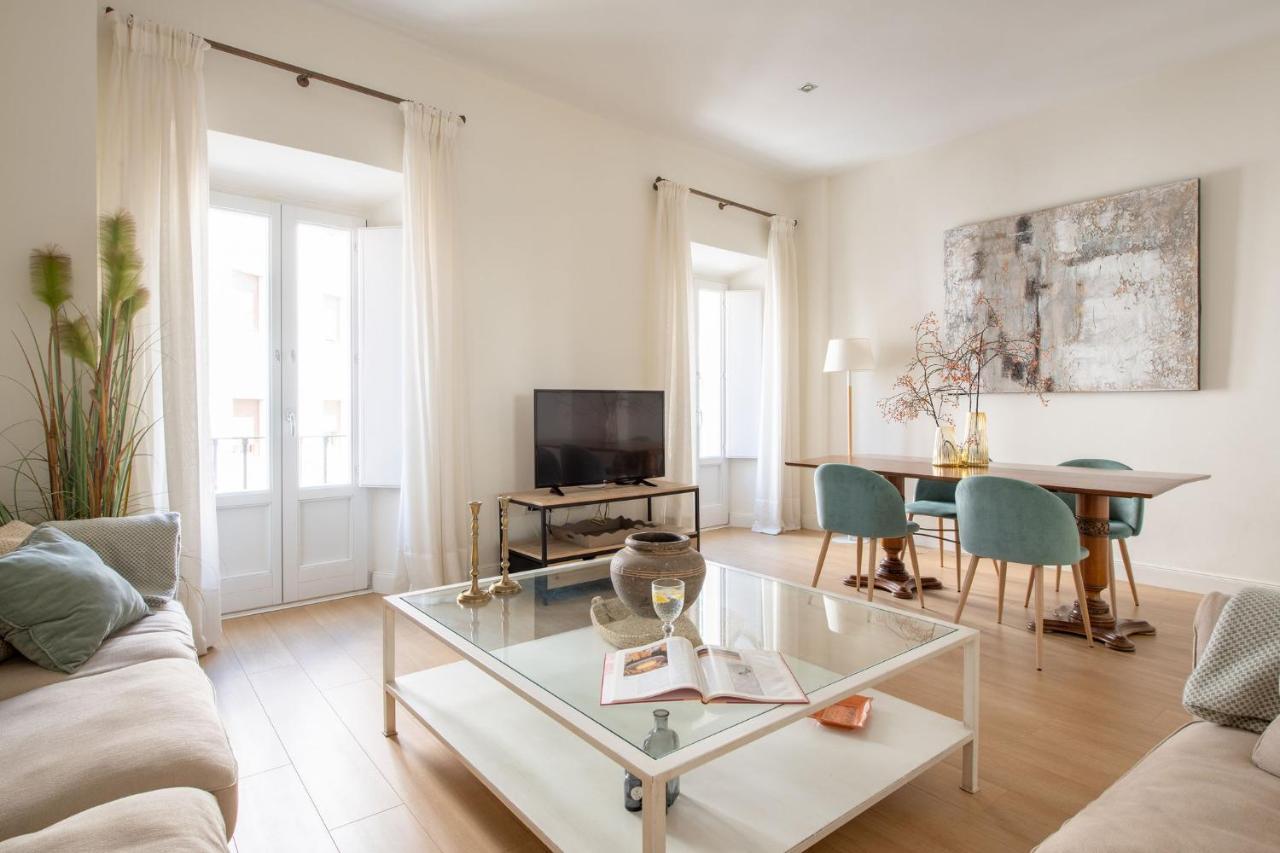 Plaza Nueva 2 Bedrooms & 2 Bathrooms Sevilla Bagian luar foto
