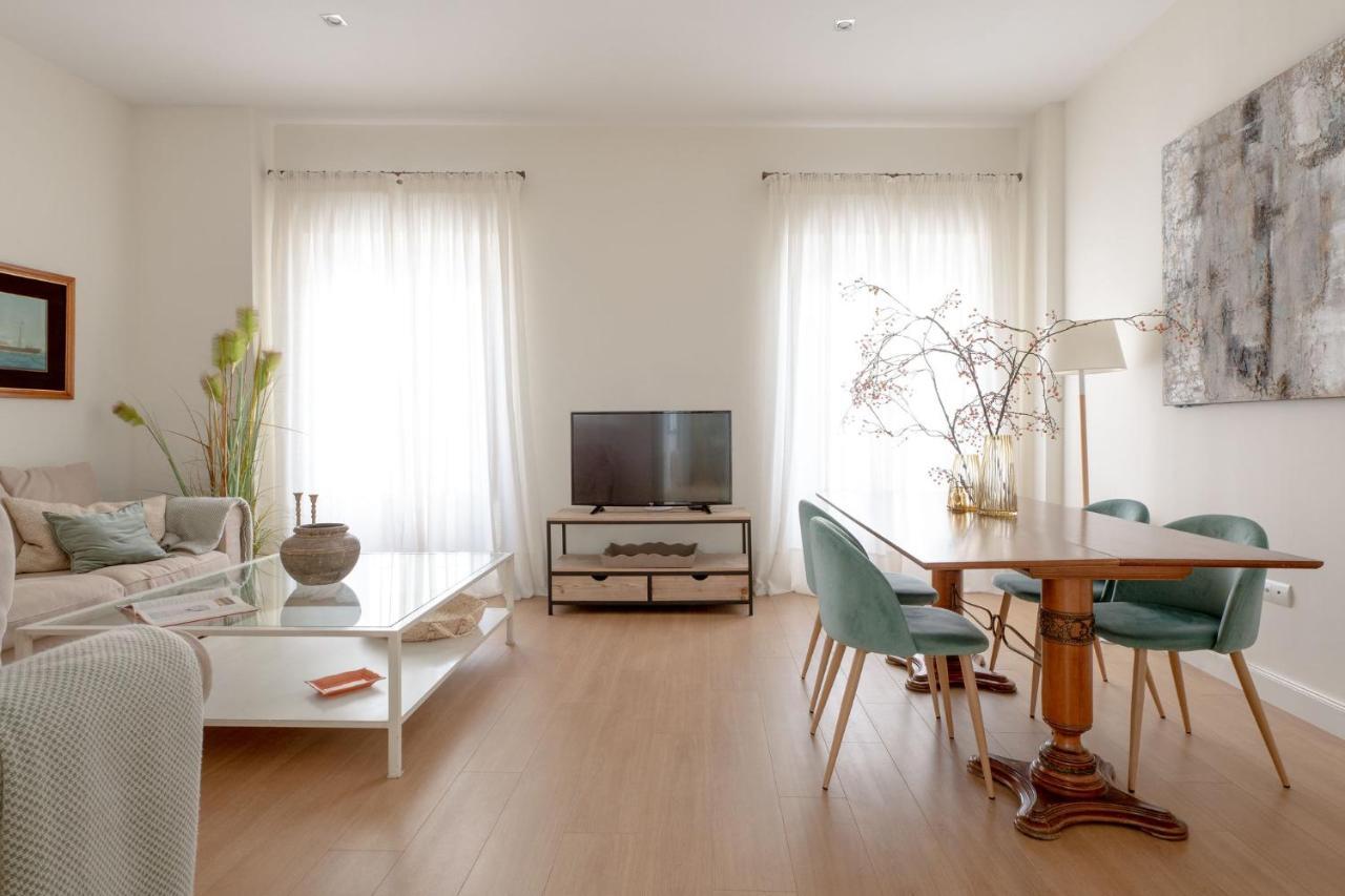 Plaza Nueva 2 Bedrooms & 2 Bathrooms Sevilla Bagian luar foto