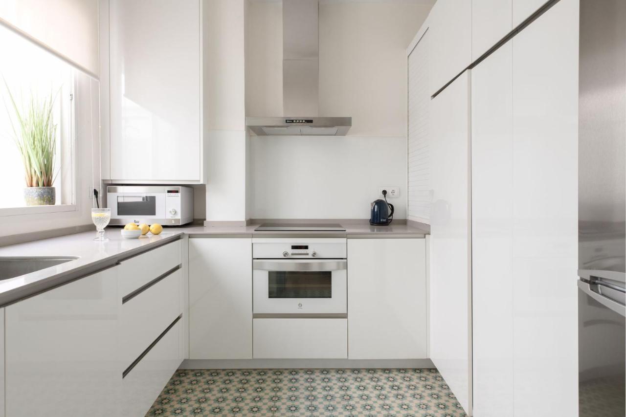 Plaza Nueva 2 Bedrooms & 2 Bathrooms Sevilla Bagian luar foto